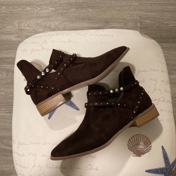 Booties - Picture 3 of 7